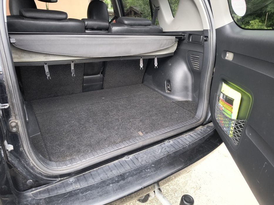 Продавам Toyota Rav 4