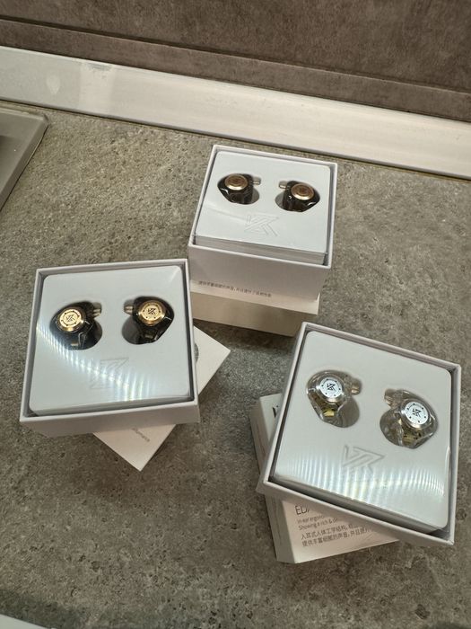 Vand Casti cu fir  KZ professional in ear diferite modele noi sigilate