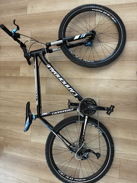 Vand doua bicivlete Cannodale si Scott