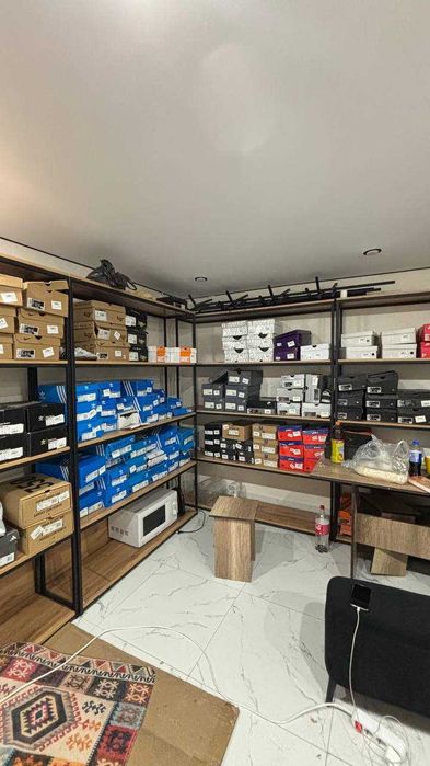 Продам магазин одежды и обуви