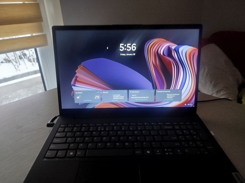 Laptop Lenovo v15