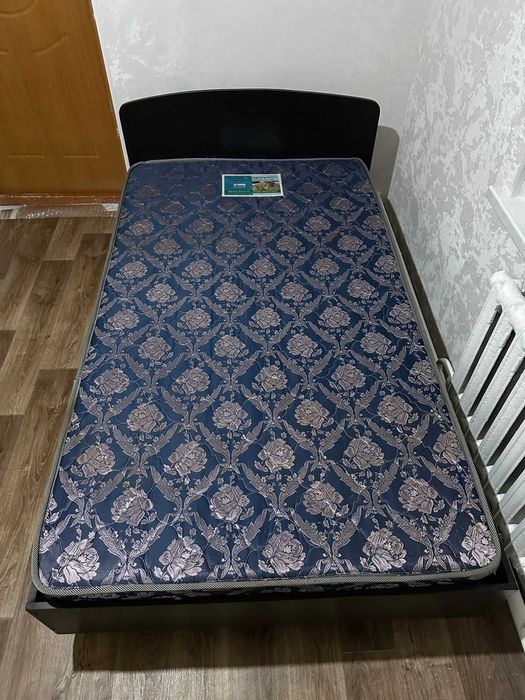 Продам Шкаф гарнитуру и кровать