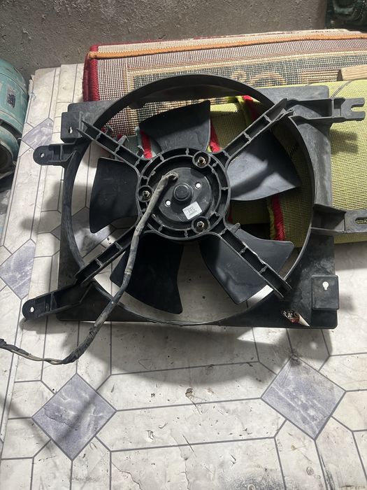 Vintilator sotiladi jentira kandisaner  ishlaedi