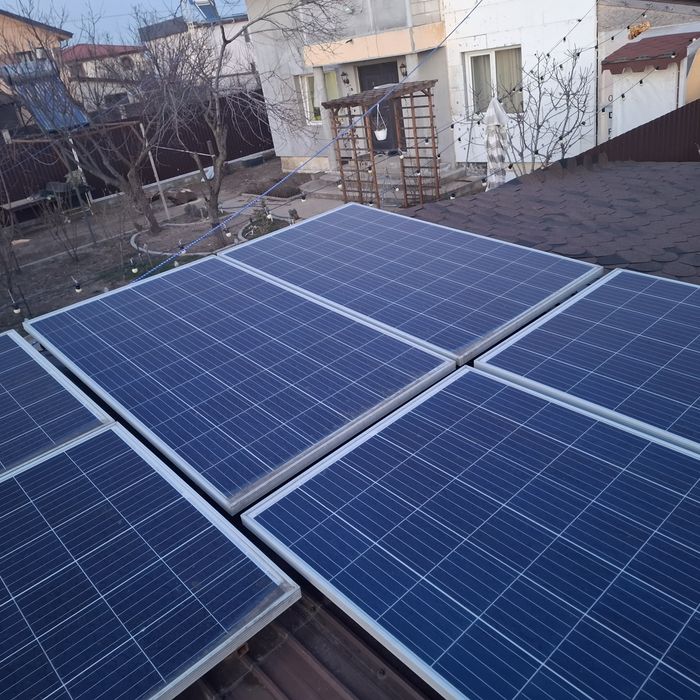 Vând sistem fotovoltaic cu invertor de 3.2kw