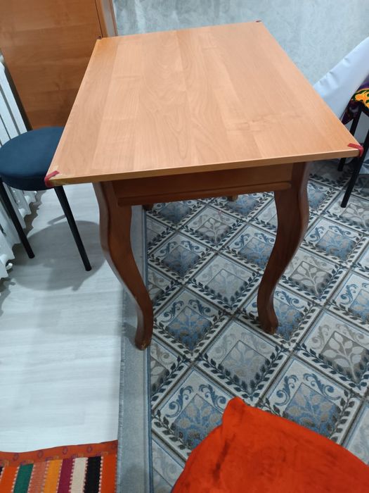 Продам стол кухонный