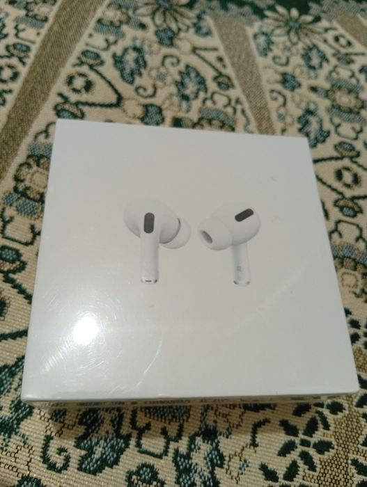 Airpods pro with magsafe charging case