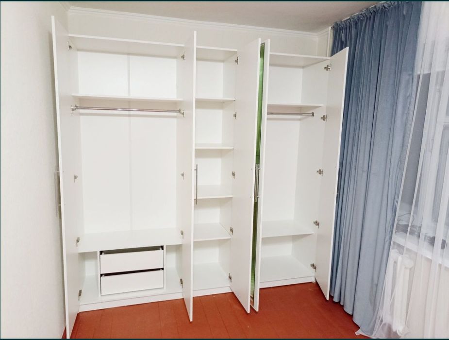 Продаю Шкаф  5-ти дверьный.