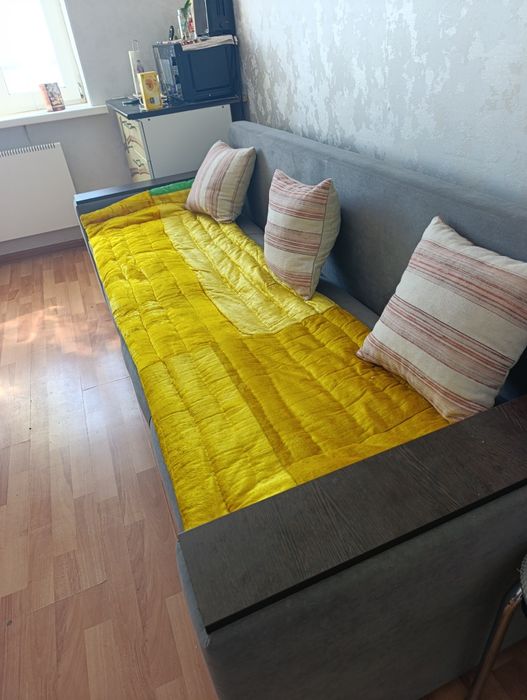 Диван офисный/ в кухню