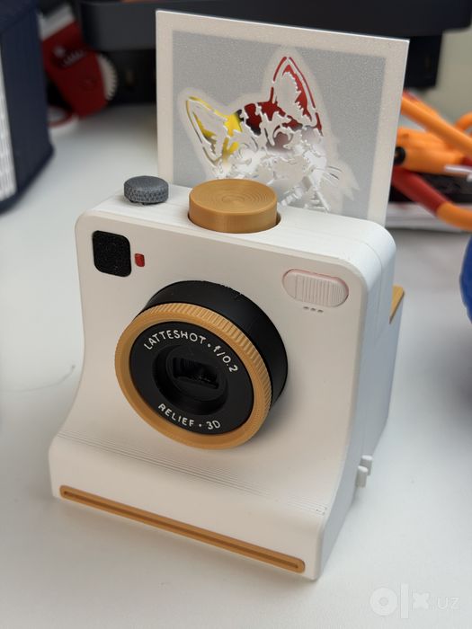 Latte shot kofe ustiga rasm