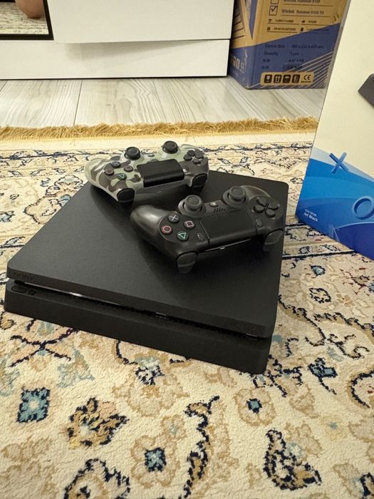Продается PS4 1 трб