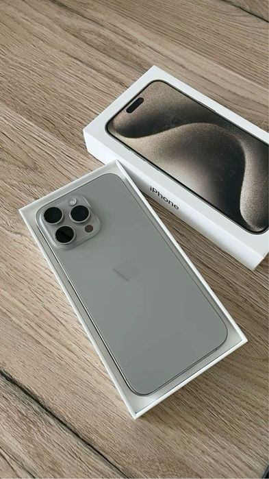 iPhone 15 Pro Max 256 GB — как новый