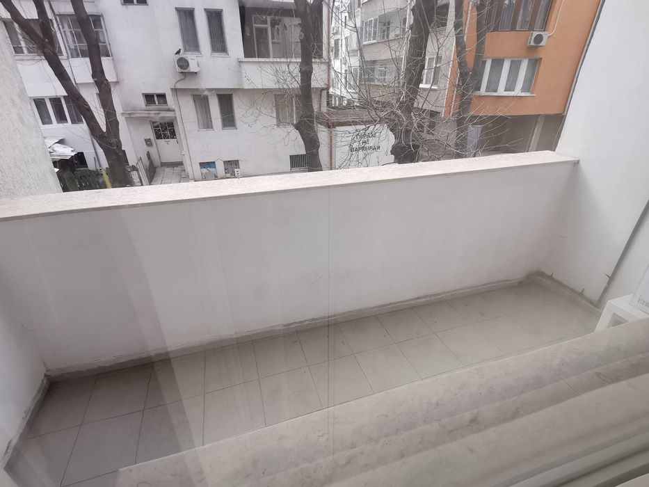 Дава се под наем Двустаен апартамент в Бургас, Възраждане - 78 кв.м за 102 € - Снимка #19