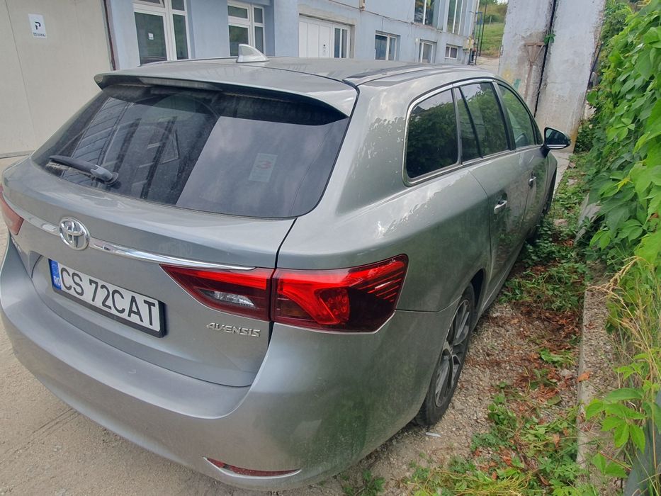 Toyota avensis 2015