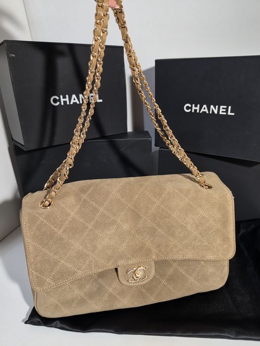 Налична чанта Chanel Maxi Flap
