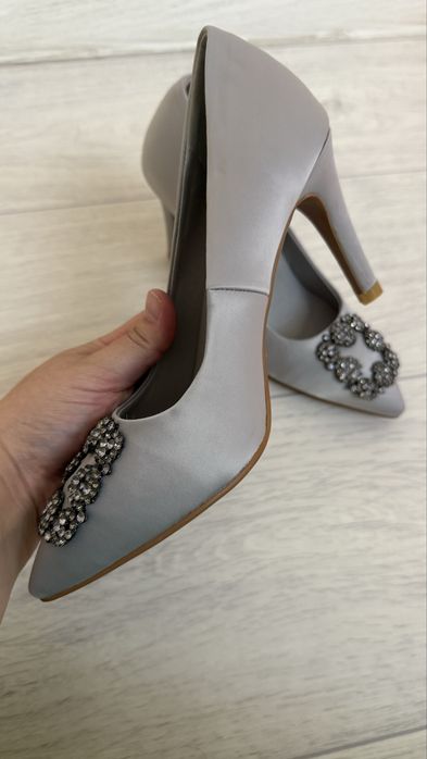 Продаю новые туфли