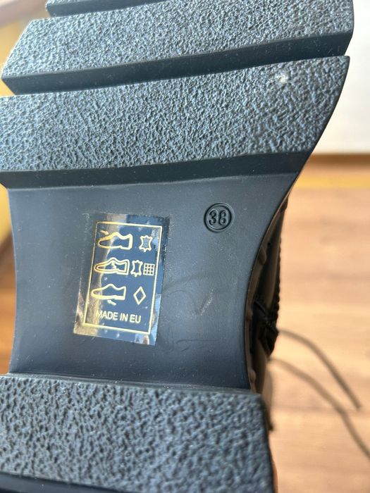 Ghete piele marime 38, noi