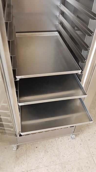 Dospitor vertical pentru patiserie si 20 tavi 60x40 cm