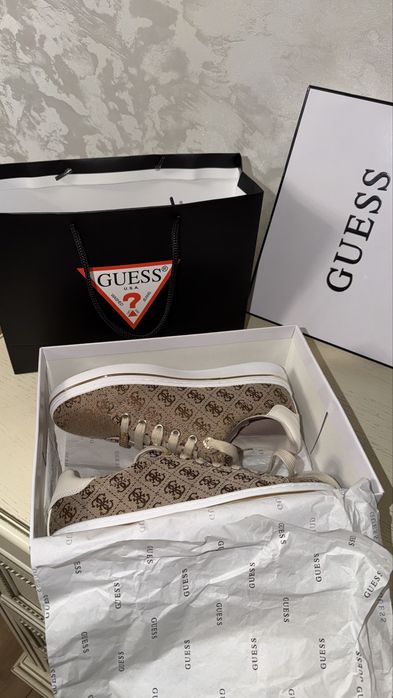 Продам кеды Guess оригинал