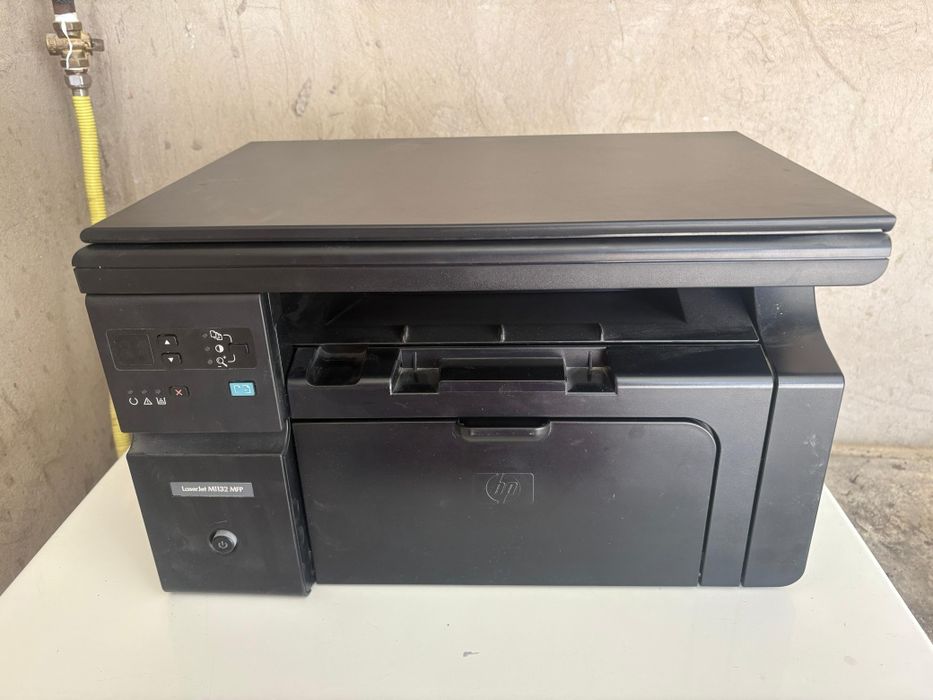 Принтер чёрный белый