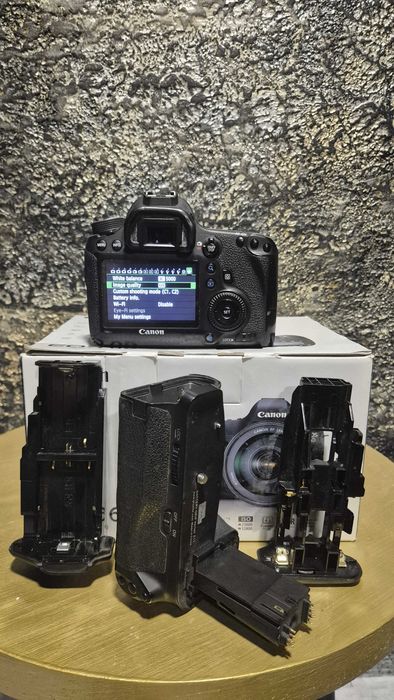 Canon EOS 6D Mark I Full-Frame + battery grip PIXEL + 2 acumulatori