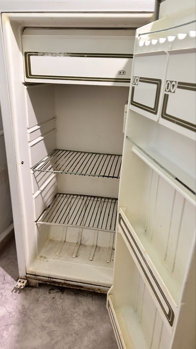 Холодильник Бирюса