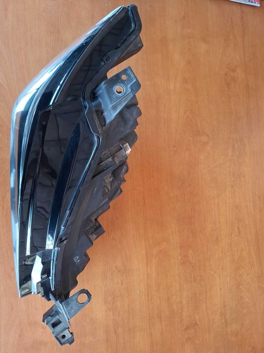 Десен фар за Мазда 6 - лед USA модел