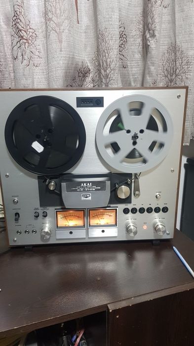 Aparat cu benz,i sunet analog ptr.colecţionari