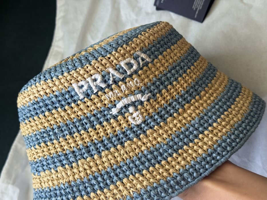 Оригинална шапка Prada