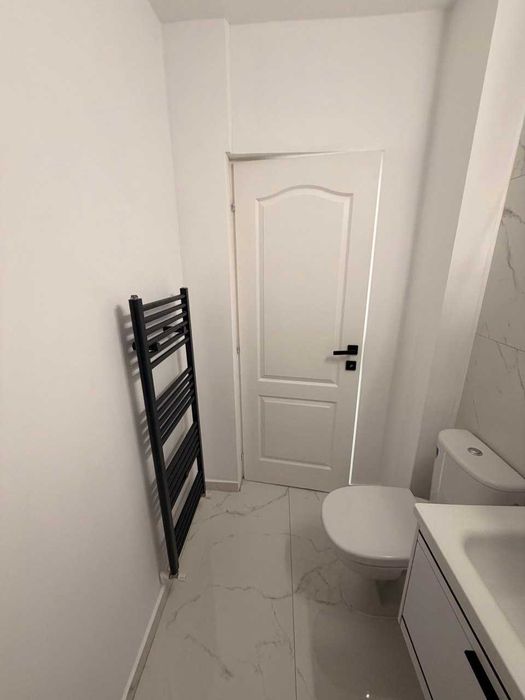 Apartament 2 camere, 45 mp, parter, Aleea Trandafirilor - ideal cabinet, birou sau salon