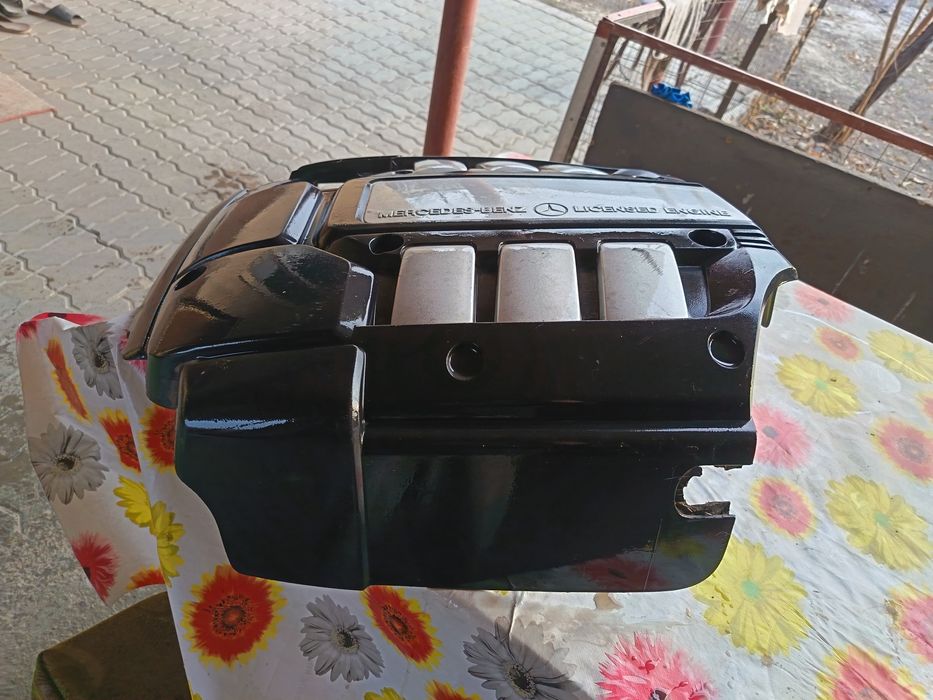 Кожух-декор двигателя - 109 мерседес