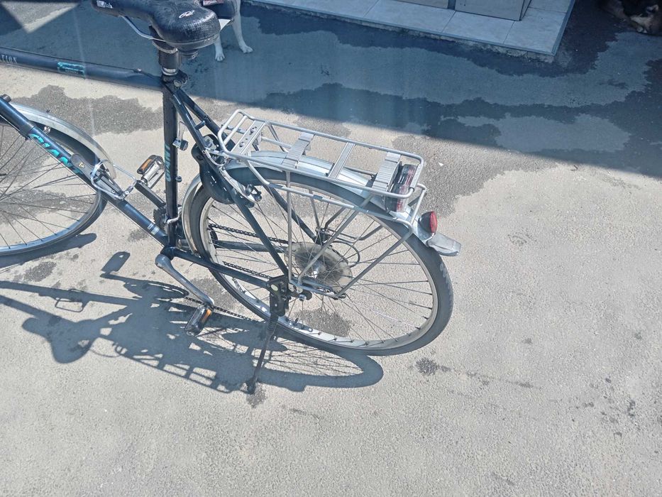 Vând BICICLETA GIANT roți 28