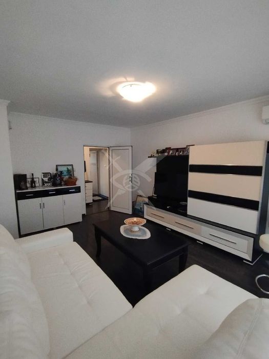 Тристаен апартамент в Славейков 75204