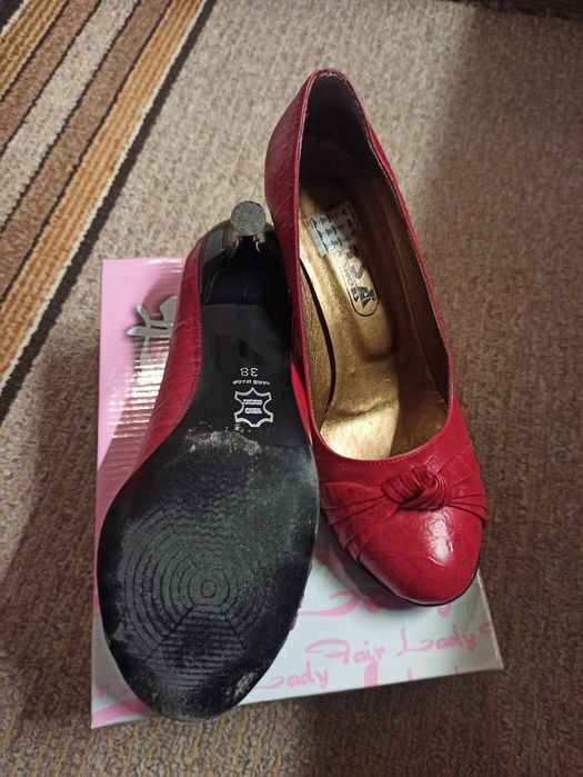 Дамски елегантни червени обувки