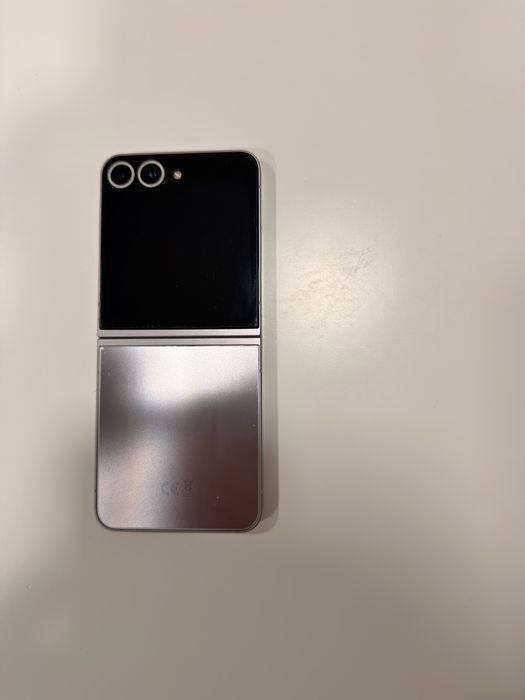 Samsung Galaxy Z Flip 6