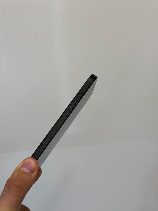 Отличен iPhone 16 94% батерия