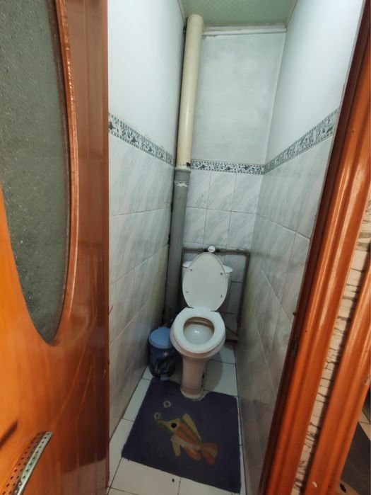 1 мкр 3 бөлмелі пәтер сатылады.