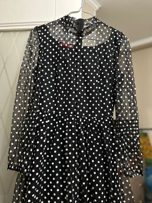 Продам вечернее платье в горошек