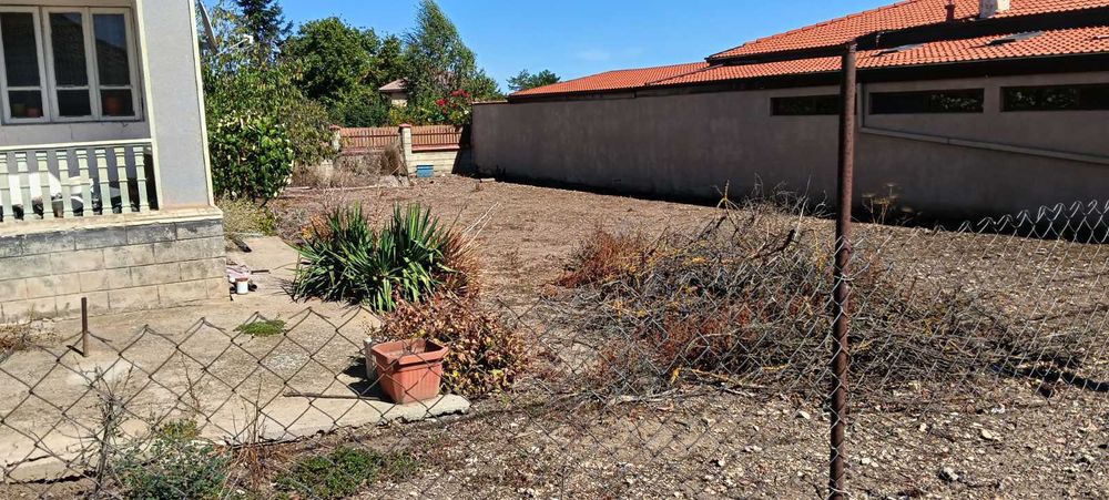 Продавам къща във село Царичино