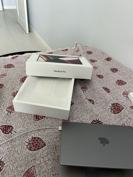 Продаю Macbook Pro M1 pro 16/512