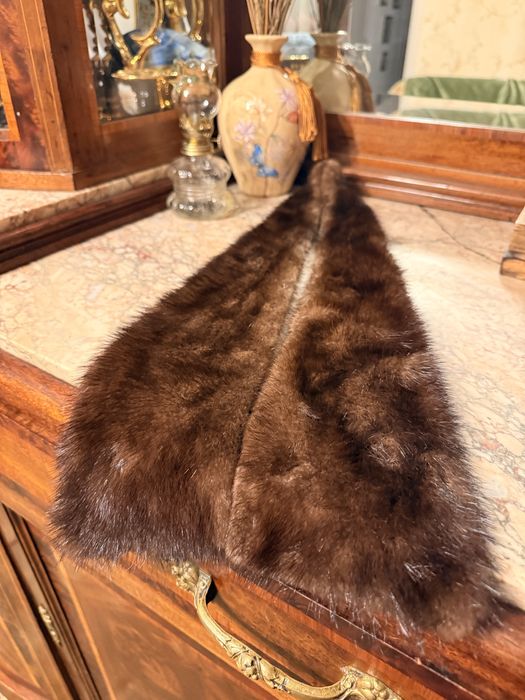 Guler blana de vizon maro