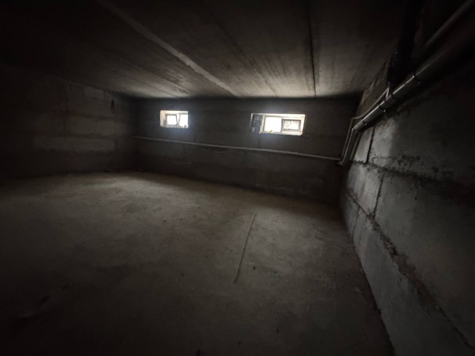 1 xonali 48+48m2 podval 1-qavat  kvartira sotiladi #1x. #224sh