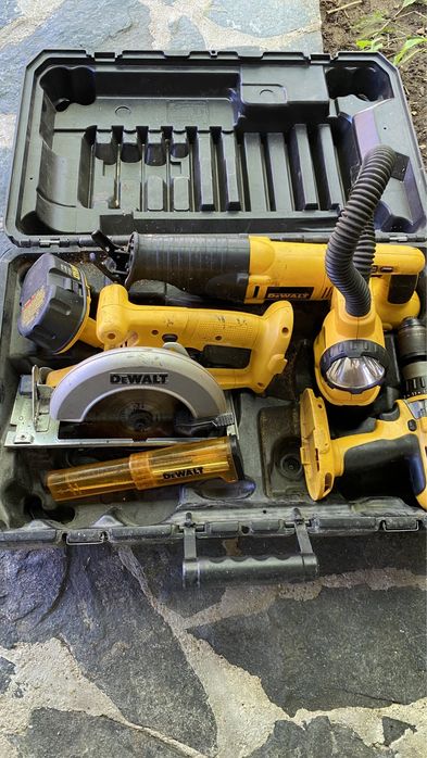 Dewalt …………….