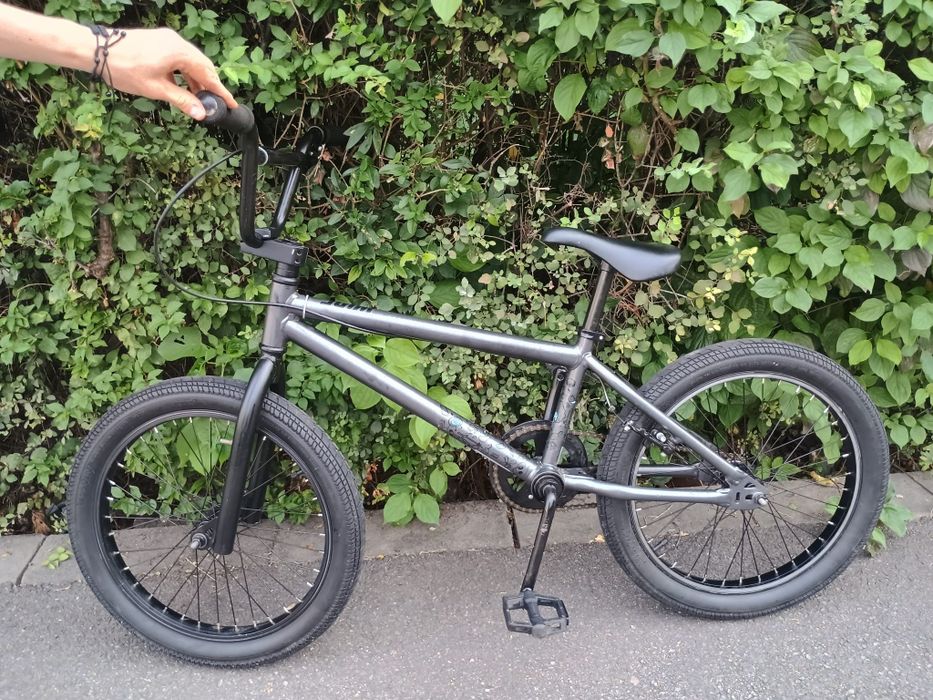 Vând Bicicletă BMX