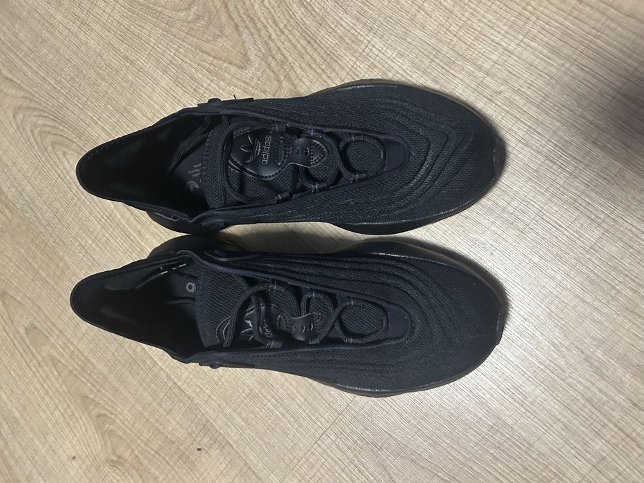 Маратонки адидас