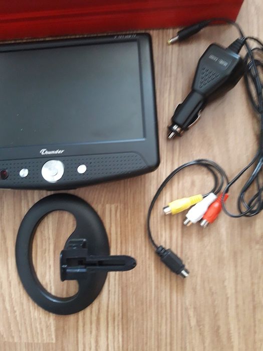 Телевизарче за кола TLCD-710