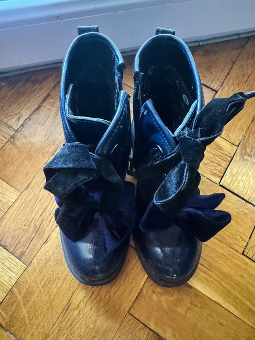 Лачени боти за момиче