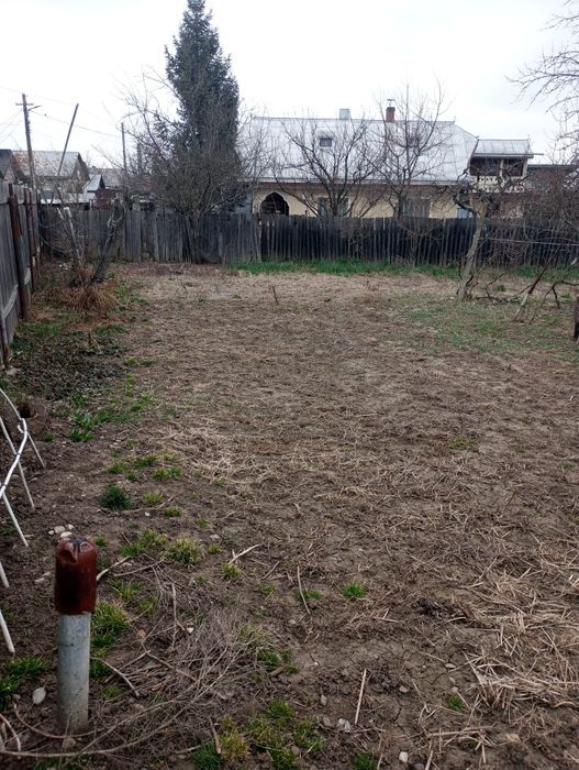 Teren intravilan, Săucești, centru.