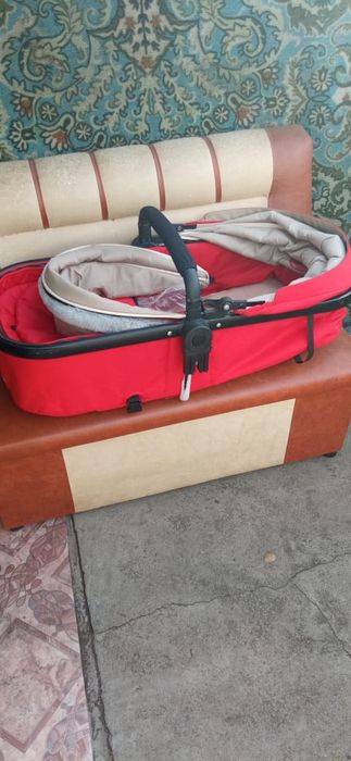 Прогулочная коляска EMILIE лето-зима!