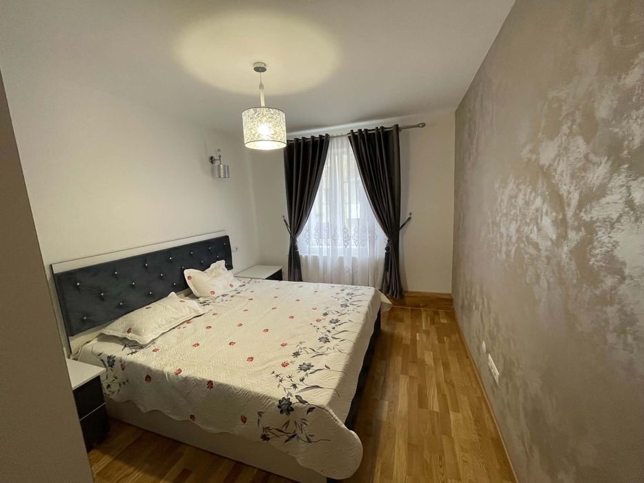 Apartament 3 camere decomandat de vânzare