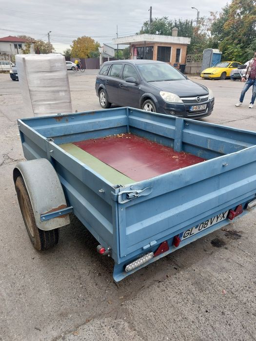 Remorca cu sistem de frinare